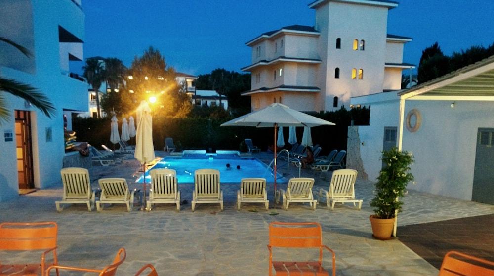 Apartamentos Sureda Canyamel  Bagian luar foto