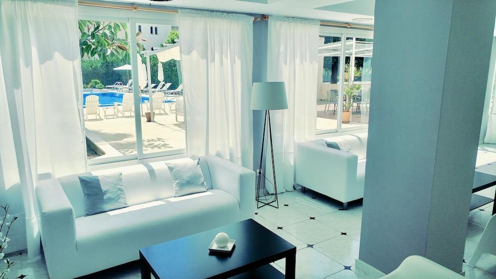 Apartamentos Sureda Canyamel  Bagian luar foto