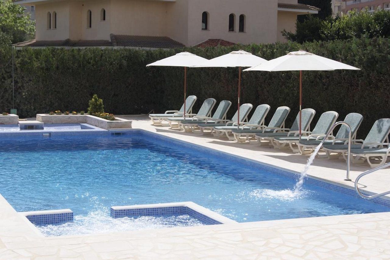 Apartamentos Sureda Canyamel  Bagian luar foto